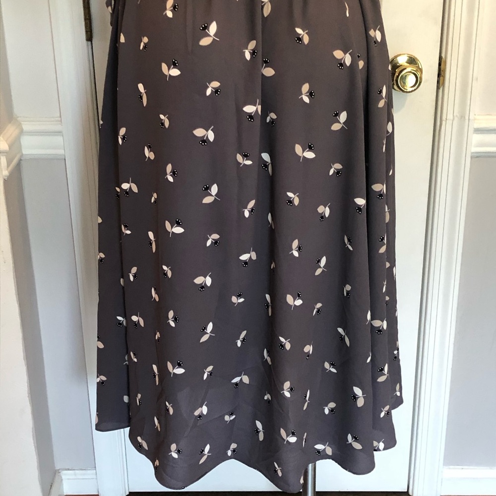 Anne Klein Gray Midi Dress with White Floral Print - Picture 9 of 14